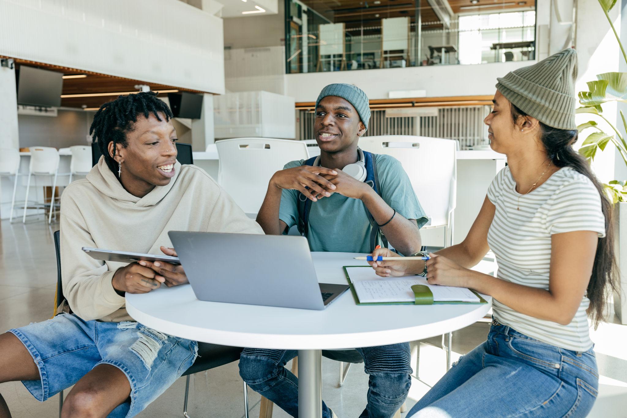 學生建立9到12年級學術與活動長期規劃 提升Top30錄取機率